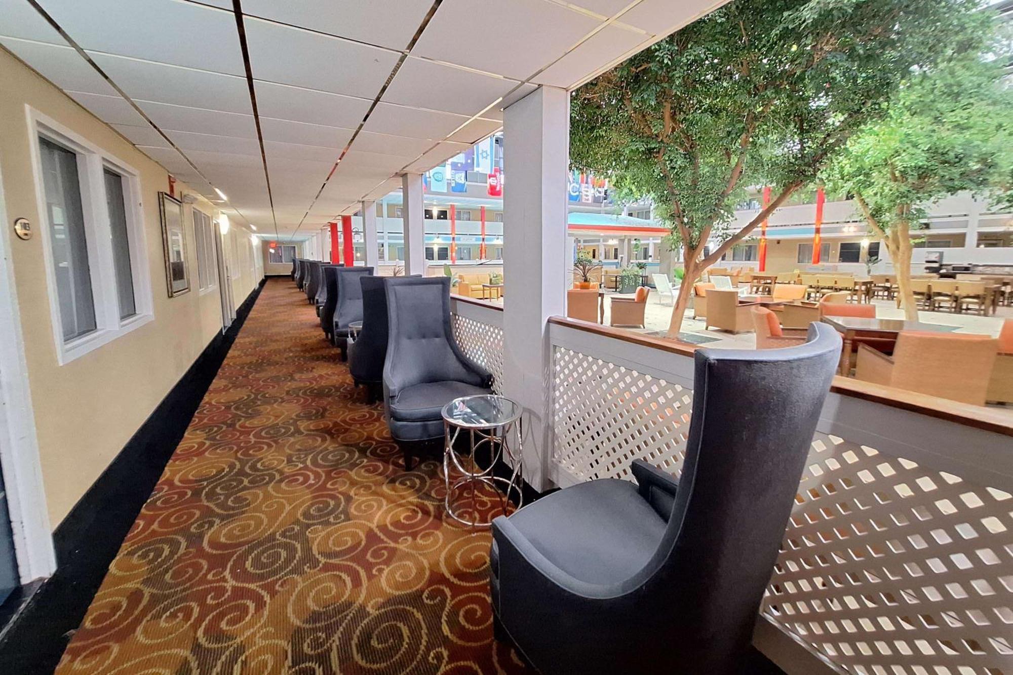 Travelodge By Wyndham Indianapolis Speedway Экстерьер фото