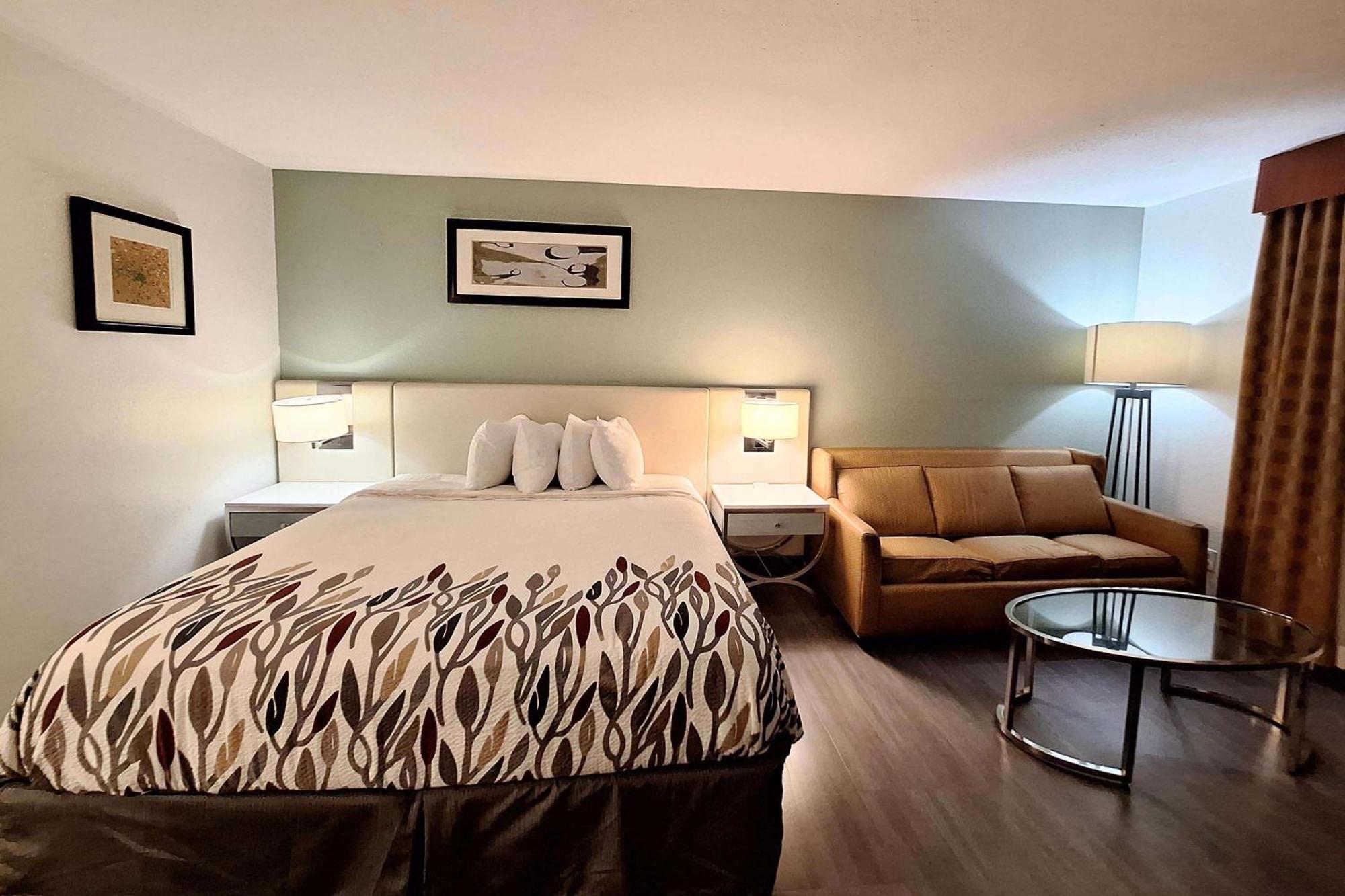 Travelodge By Wyndham Indianapolis Speedway Экстерьер фото