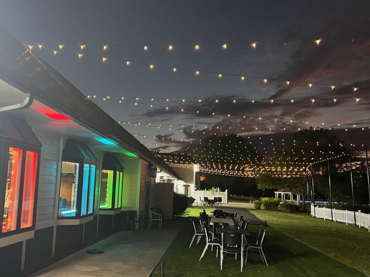 Travelodge By Wyndham Indianapolis Speedway Экстерьер фото